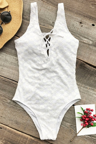 Exquisite Woman Lace One-piece Swimsuit